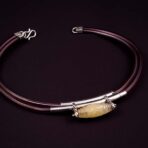 Collana girocollo in argento con pietra anticha Assira. CO 504-AR